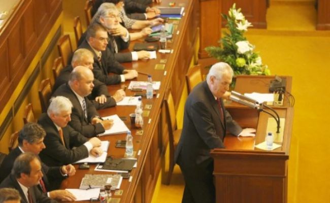 Termín konca českého parlamentu je známy