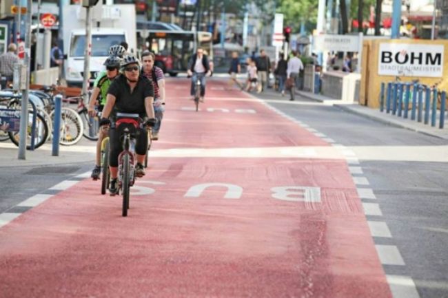 Viedenská Mariahilfer Straße sa stáva rajom pre cyklistov