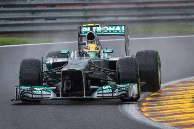 V Belgicku odštartuje z prvého miesta Lewis Hamilton