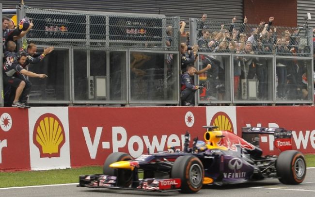 Sebastian Vettel vyhral na legendárnom okruhu VC Belgicka