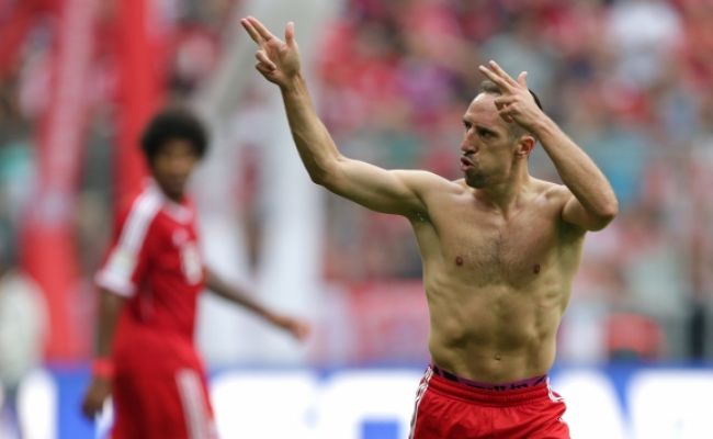 Franck Ribéry je najlepším hráčom, porazil Messiho a Ronalda