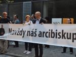 Bezákovi priaznivci nechcú Oroscha, vravia o tragédii cirkvi