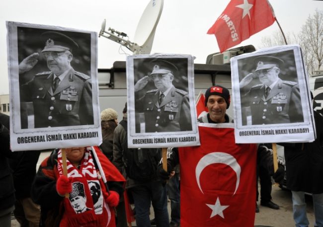 Muži zodpovední za turecký prevrat stoja pred súdom