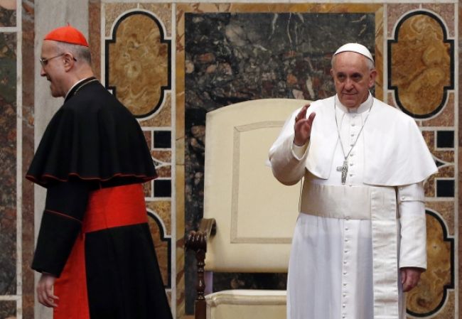 Vo Vatikáne sú udavači a zmije, tvrdí kontroverzný kardinál