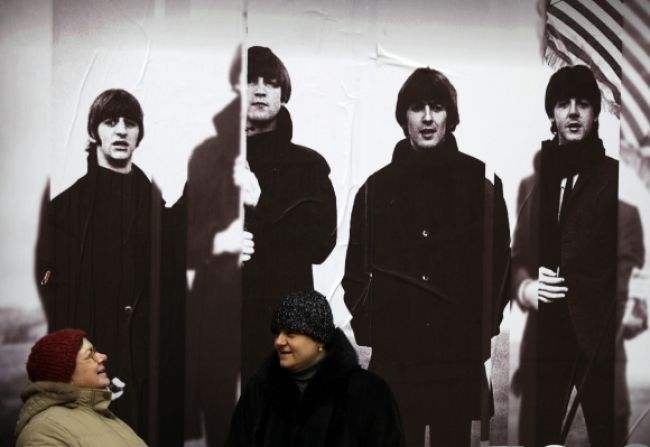 The Beatles ocenia ďalšími platinovými a zlatými platňami