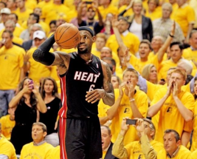 LeBron James vstupuje do sveta sitkomov, bude producentom