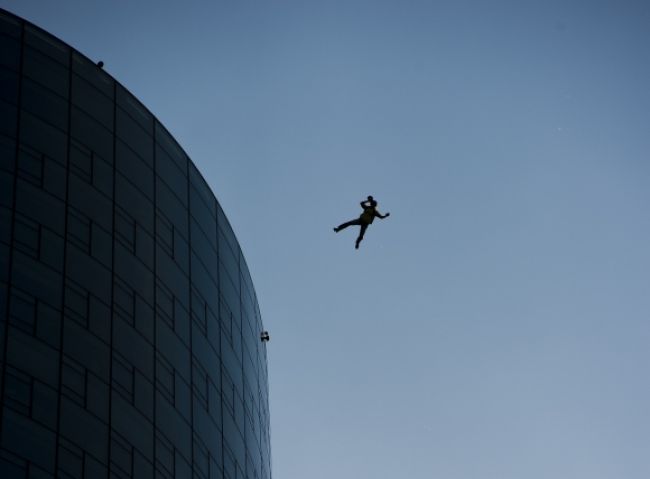 Nešťastný pád z bratislavského UFO, jumper skončil na strome