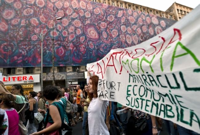 Rumuni protestujú proti ťažbe v bani, kde sa využíva kyanid