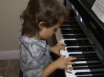 Video: Päťročný hudobný génius