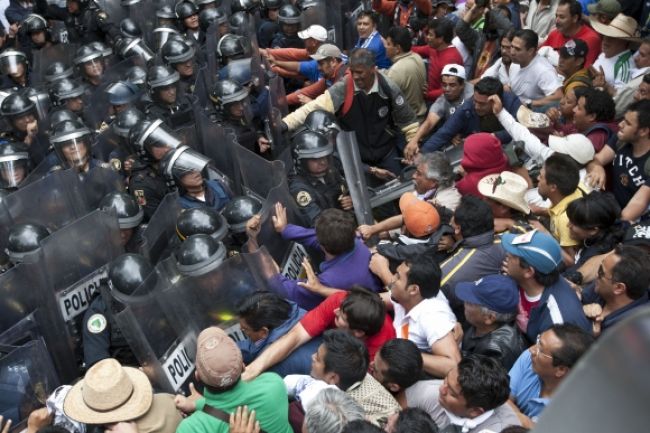 V Mexiku protestujú tisícky učiteľov, boja sa o svoje miesta