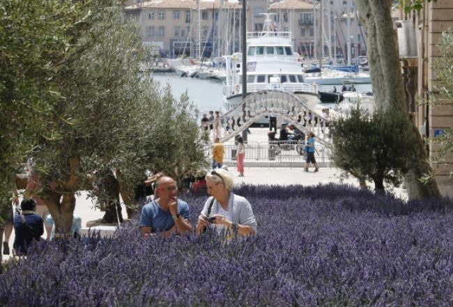 Marseille sa bojí gangov, žiada armádnu ochranu