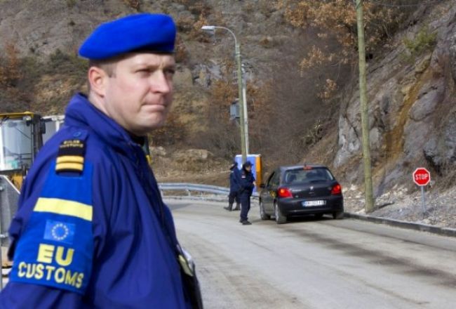Na nepokojnom severe Kosova zastrelili policajta EÚ