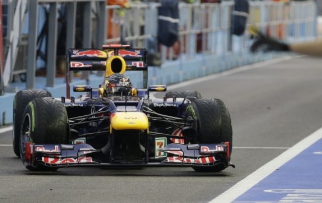 Jazdci F1 si vydýchli, zmenili zákrutu číslo desať