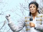 Socha Michaela Jacksona už pred štadiónom Fulhamu nebude