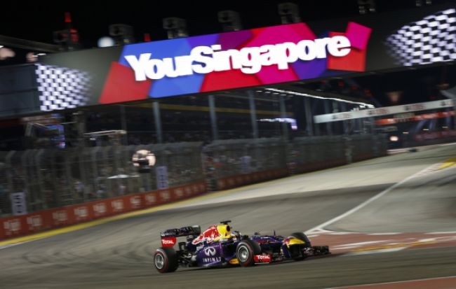 Nemec Vettel vyťažil z pole position a vyhral VC Singapuru