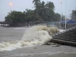 Mexiko zasiahol hurikán a tropická búrka, teraz hrozí cyklón