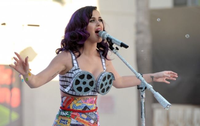 Katy Perry plánovala vydať album Prism až v roku 2014