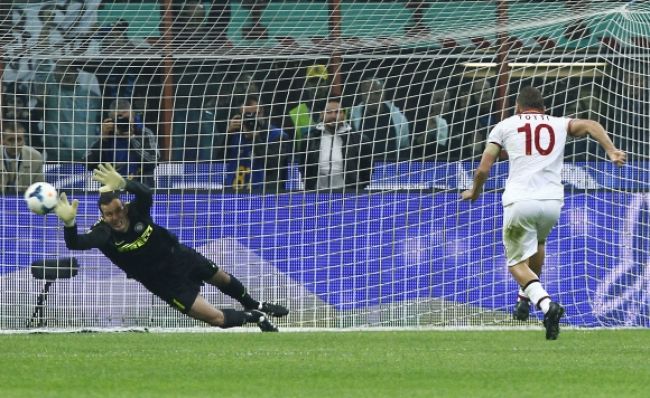 Video: 'Vlci' z Ríma zničili milánsky Inter, hrdinom Totti