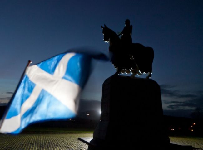 Škóti sa chcú odtrhnúť od Británie, vláda tomu chce zabrániť