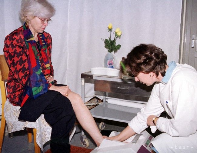 Veľa ľudí s osteoporózou o ochorení nevie, ženy sa môžu dať vyšetriť