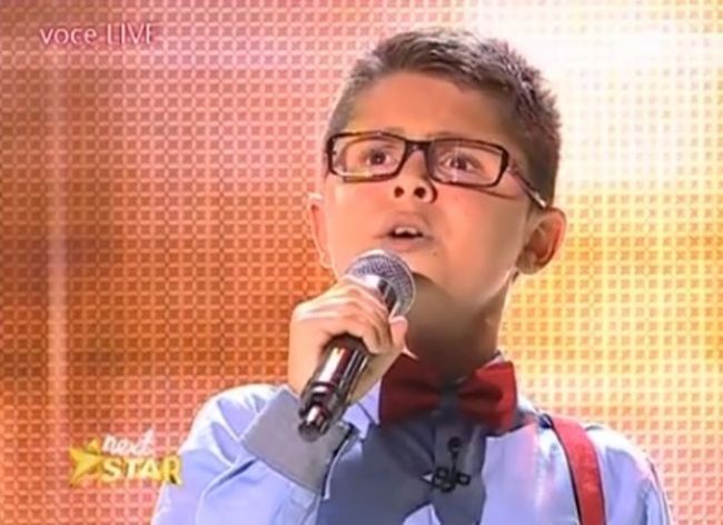 Video: Slepý chlapec speváckou hviezdou súťaže