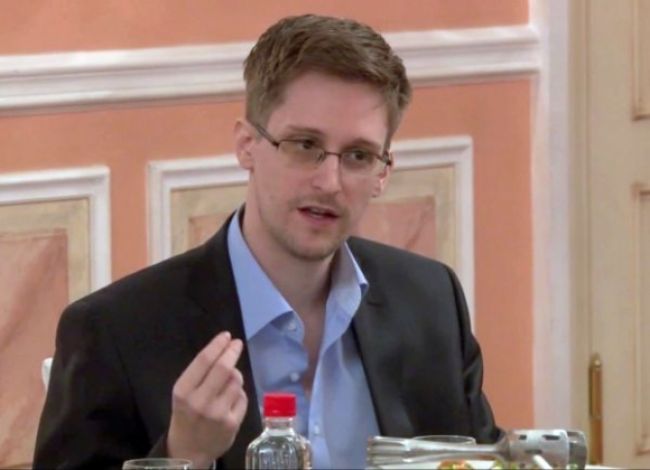 Nemám pri sebe žiadne tajné dokumenty, tvrdí Snowden