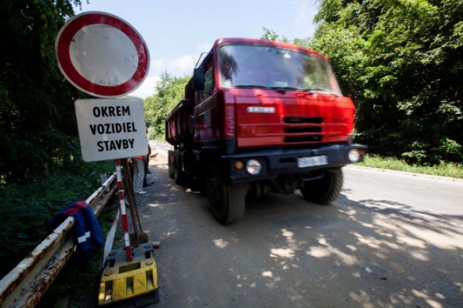 Cesty v Nitrianskom kraji opravia za takmer dva milióny eur