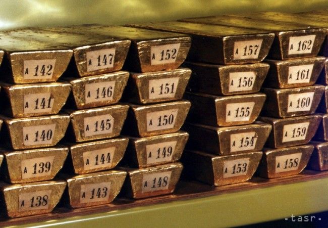 Na toalete lietadla z Dubaja našli upratovači 280 tehličiek zlata