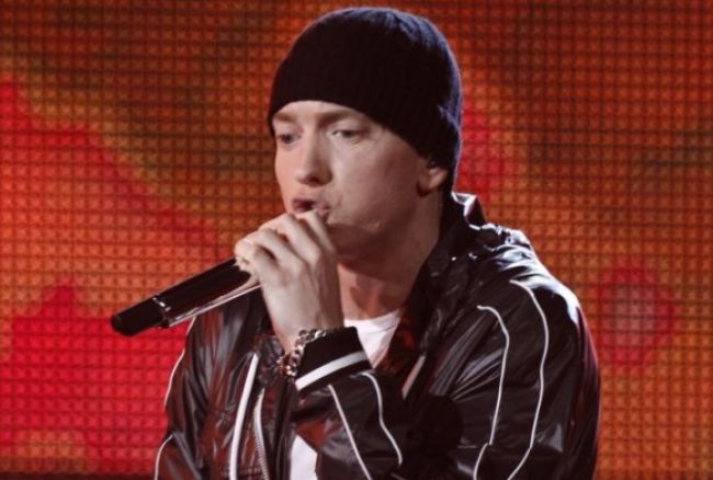 Eminem zverejnil skladbu, v ktorej hosťuje Rihanna