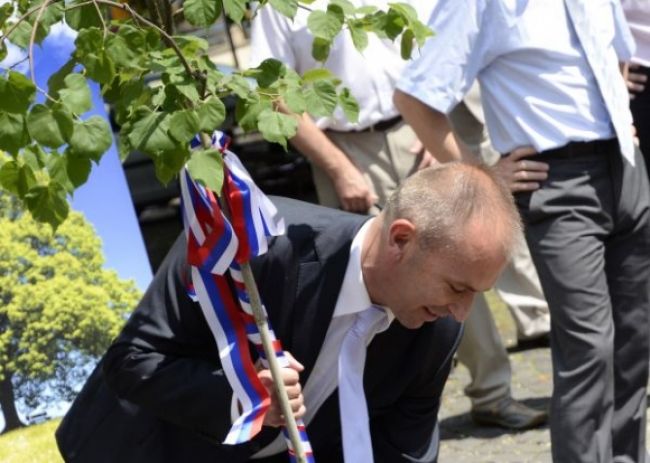 Poslancovi Kaníkovi ukradli lipu, ktorú zasadil v Sliači