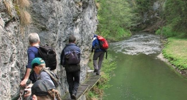 V Kremnických vrchoch obnovili turistické trasy