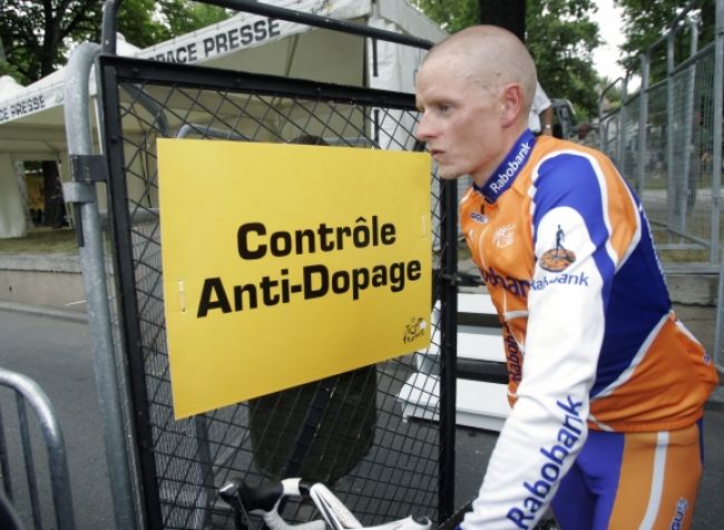 Šokujúca spoveď, na Tour de France dopoval celý tím Rabobank