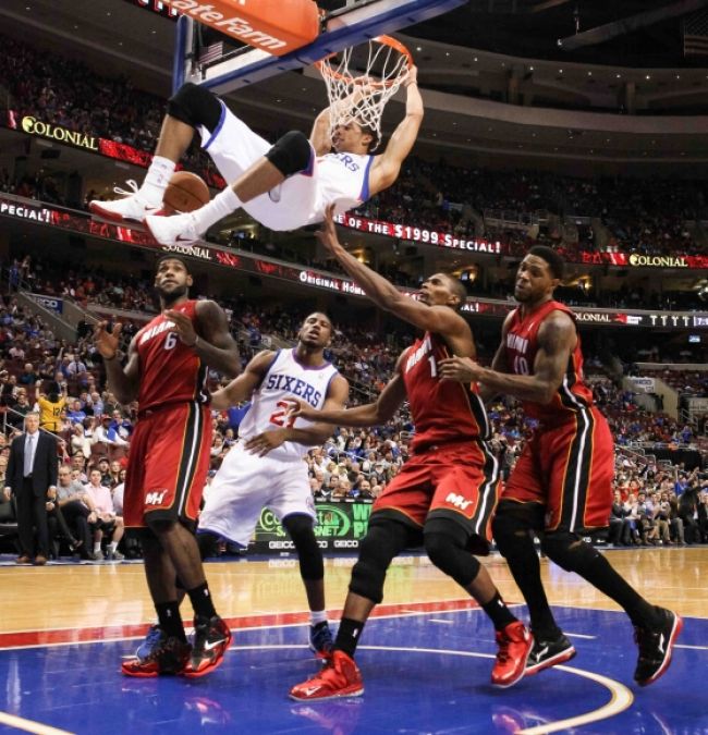 Hviezdou prvého týždňa NBA je nováčik, napodobnil O'Neala