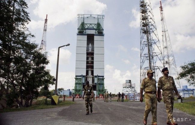 Video: India vypustila svoju prvú vesmírnu sondu k Marsu