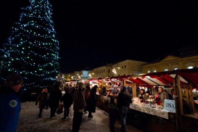 Staromestské vianočné trhy už majú svojich stánkarov