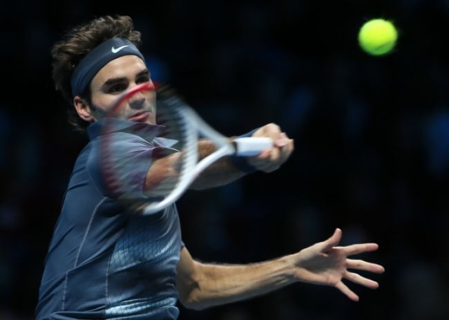 Federer si po veľkej dráme zahrá semifinále turnaja majstrov