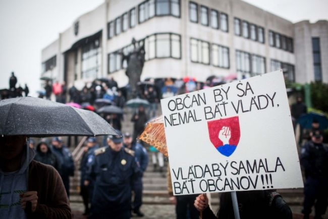 Protest v Bratislave sa zvrhol, zasahovala polícia