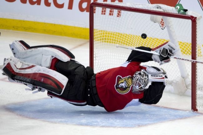 Hviezdami týždňa NHL sa stali mladí brankári a Patrick Sharp