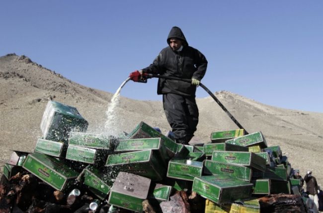 V Afganistane spálili tony drog, ničili aj alkohol