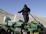 V Afganistane spálili tony drog, ničili aj alkohol