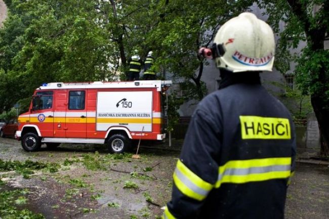 Na Draždiaku plávala olejová škvrna, zasahovali tam hasiči