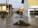 Taliansko smúti za obeťami smrteľných povodní na Sardínii