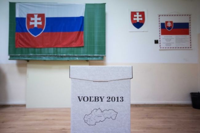 Voličom sa nepáčia volebné schránky, sťažujú sa ÚVK