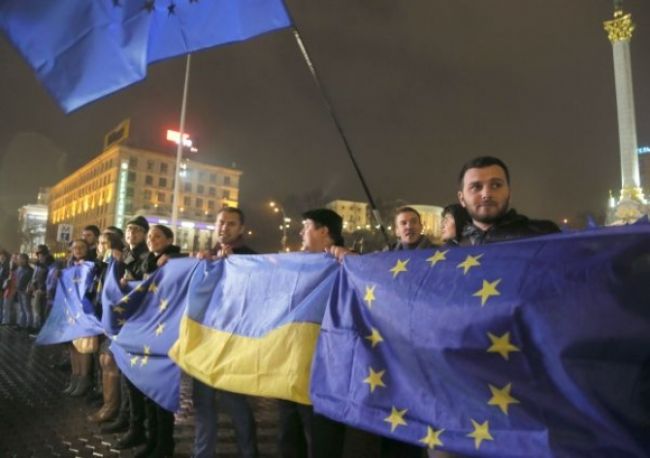 Kyjev sa chce priblížiť k EÚ, no žiada ekonomickú pomoc