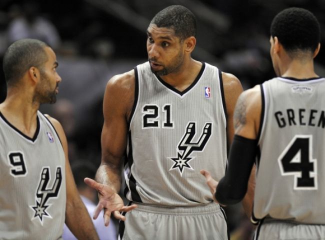 San Antonio padlo v basketbalovej bitke o Texas