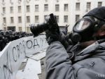 Ukrajina: Demonštranti zablokovali vchod do sídla vlády