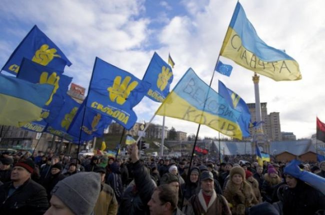 Ukrajinci protestujú, vláda vyslala tisícku vojakov