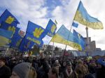 Ukrajinci protestujú, vláda vyslala tisícku vojakov
