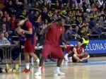 Video: Pivot Barcelony neodmietol tanec pred plnou halou