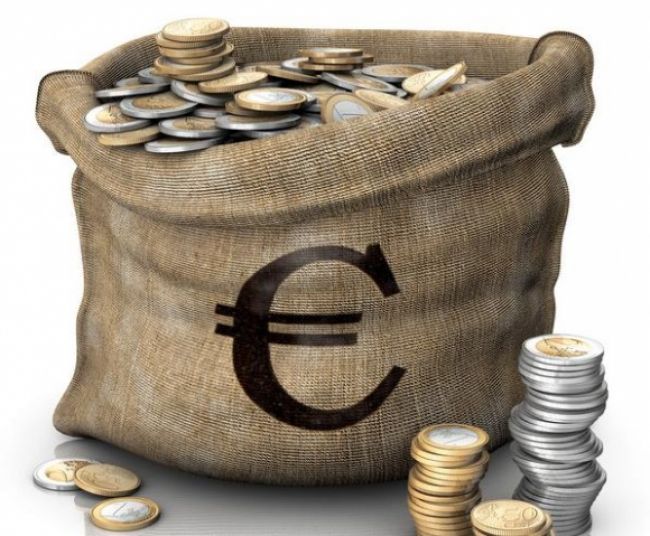 Euro stúplo na päťročné maximum oproti jenu